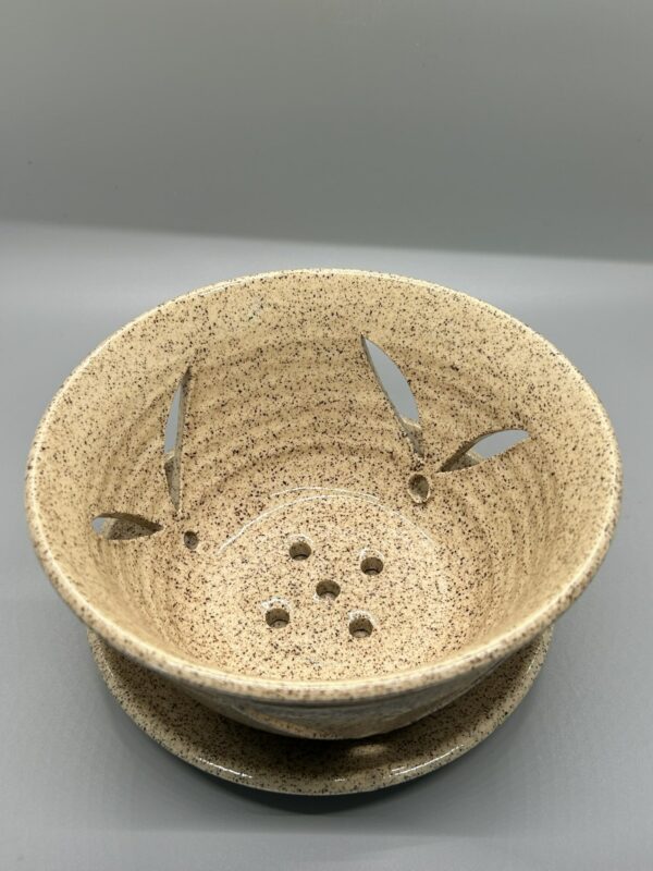 Nutmeg Berry Bowl and Drip Plate - Image 3