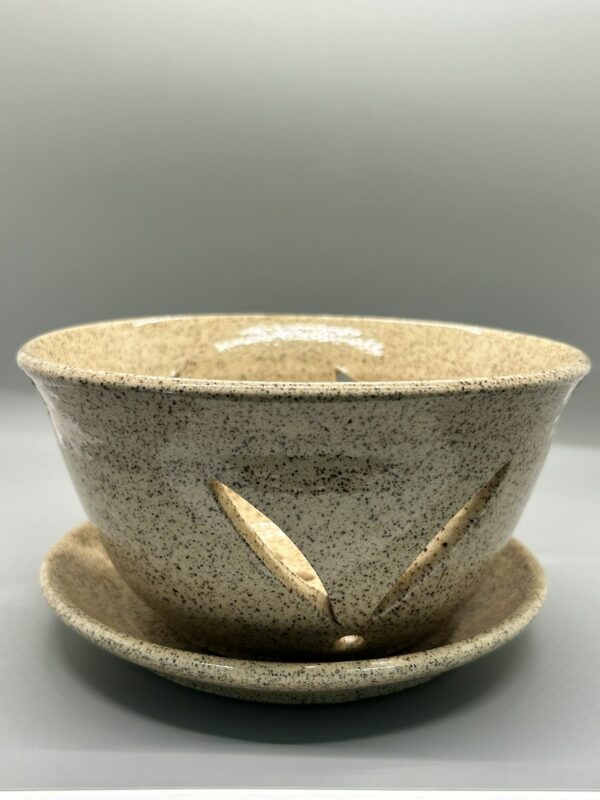 Nutmeg Berry Bowl and Drip Plate - Image 2